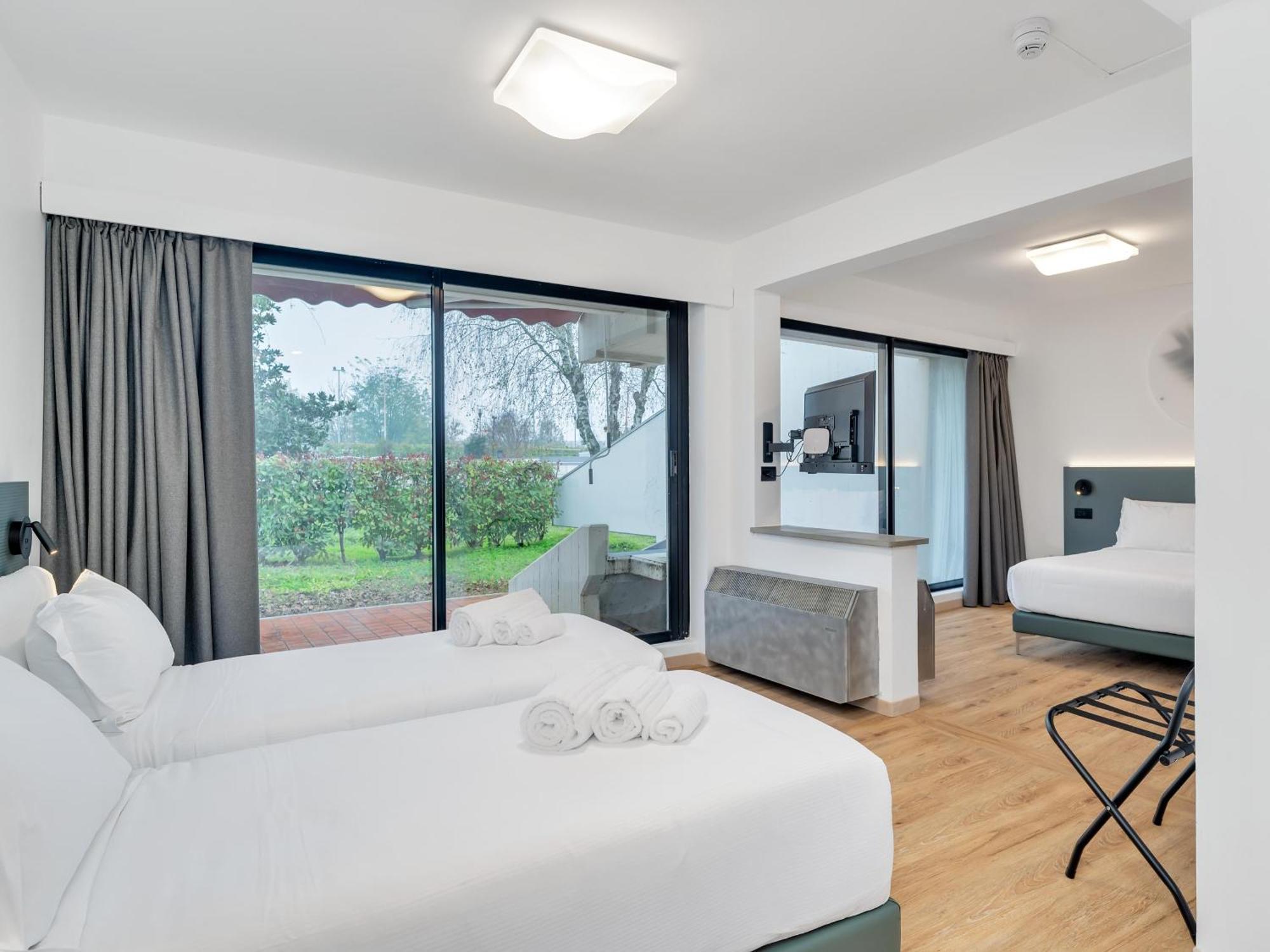 B&B Hotel Alba ภายนอก รูปภาพ